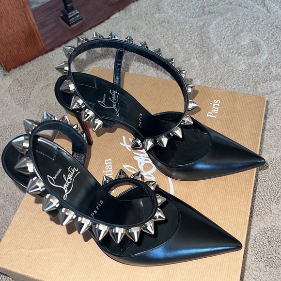 Heels - Picture 4 of 5